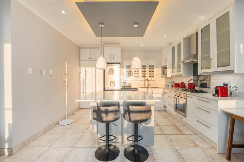 To Let 2 Bedroom Property for Rent in Camps Bay Western Cape